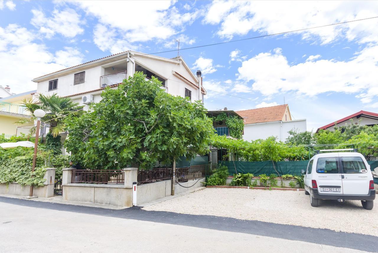 Apartments Amalija Vodice Eksteriør bilde